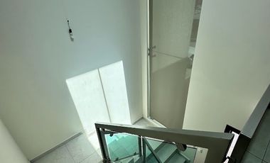 RENTA DE CASA AMUEBLADA EN MAYORAZGO DE 3 RECAMARAS