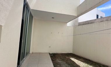 RENTA DE CASA AMUEBLADA EN MAYORAZGO DE 3 RECAMARAS