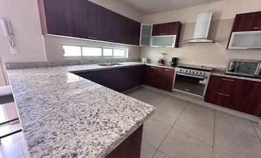 RENTA DE CASA AMUEBLADA EN MAYORAZGO DE 3 RECAMARAS