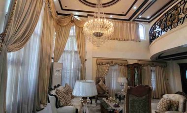 𝗙𝗢𝗥 𝗥𝗘𝗡𝗧 - Elegant Mini-Mansion