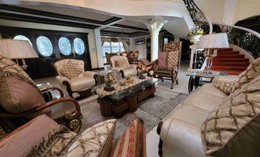 𝗙𝗢𝗥 𝗥𝗘𝗡𝗧 - Elegant Mini-Mansion