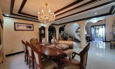 𝗙𝗢𝗥 𝗥𝗘𝗡𝗧 - Elegant Mini-Mansion