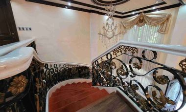 𝗙𝗢𝗥 𝗥𝗘𝗡𝗧 - Elegant Mini-Mansion