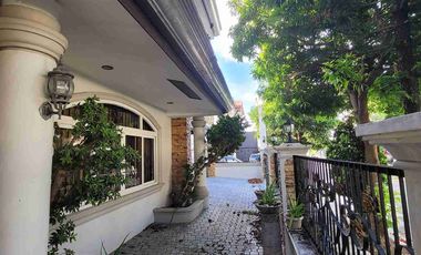 𝗙𝗢𝗥 𝗥𝗘𝗡𝗧 - Elegant Mini-Mansion