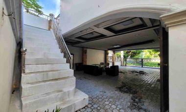 𝗙𝗢𝗥 𝗥𝗘𝗡𝗧 - Elegant Mini-Mansion