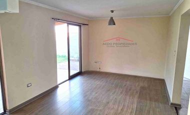 Se vende Linda y Amplia casa Aislada de dos pisos, Condominio Arboleda, comuna de Quilllota.