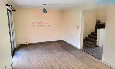 Se vende Linda y Amplia casa Aislada de dos pisos, Condominio Arboleda, comuna de Quilllota.