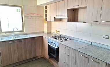 Se vende Linda y Amplia casa Aislada de dos pisos, Condominio Arboleda, comuna de Quilllota.