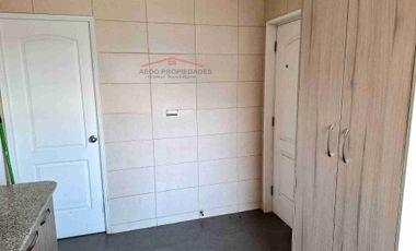 Se vende Linda y Amplia casa Aislada de dos pisos, Condominio Arboleda, comuna de Quilllota.