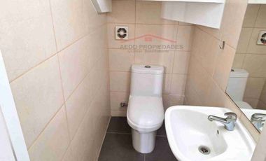 Se vende Linda y Amplia casa Aislada de dos pisos, Condominio Arboleda, comuna de Quilllota.