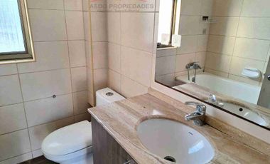 Se vende Linda y Amplia casa Aislada de dos pisos, Condominio Arboleda, comuna de Quilllota.