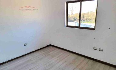 Se vende Linda y Amplia casa Aislada de dos pisos, Condominio Arboleda, comuna de Quilllota.