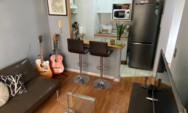 Depto. en Lord Cochrane a pasos de Metro Moneda, Santiago.