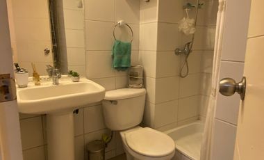 Depto. en Lord Cochrane a pasos de Metro Moneda, Santiago.