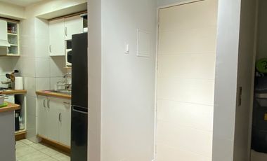 Depto. en Lord Cochrane a pasos de Metro Moneda, Santiago.