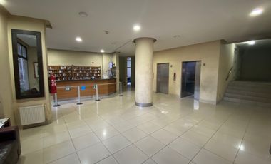 Depto. en Lord Cochrane a pasos de Metro Moneda, Santiago.