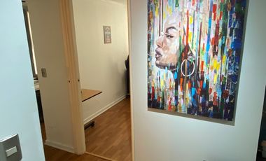 Depto. en Lord Cochrane a pasos de Metro Moneda, Santiago.