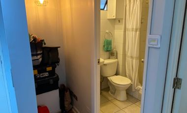 Depto. en Lord Cochrane a pasos de Metro Moneda, Santiago.