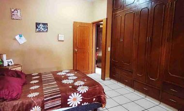 Casa 4 recámaras estacionamiento  3 autos civac acepta créditos