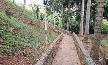 FN15 SE VENDE 2 CASAS FINCA VIA PRINCIPAL NACIONAL   RIO FRIO VEREDA MADRIGAL