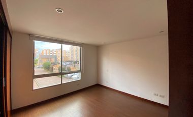 SE ARRIENDA CASA PINARES DE CHÍA – CHÍA, CUNDINAMARCA.