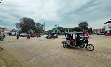 En venta como terreno de 734.60 m², está ubicado estratégicamente a media cuadra de la Plaza de Morales.