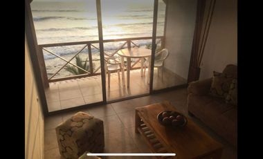 Casa de venta frente al mar en la Entrada