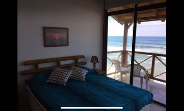 Casa de venta frente al mar en la Entrada