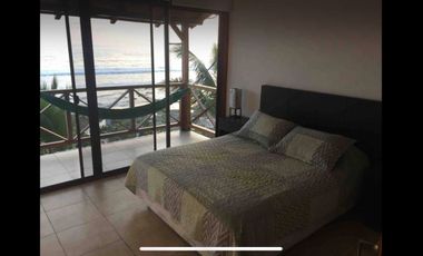 Casa de venta frente al mar en la Entrada