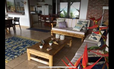 Casa de venta frente al mar en la Entrada