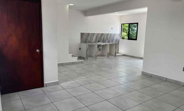 Casa en venta con recámara en planta baja Col Linda vista shanka terreno 8x20