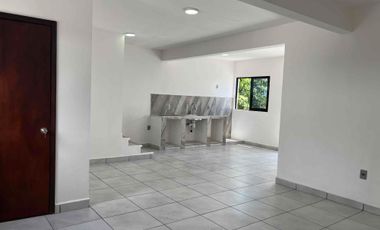 Casa en venta con recámara en planta baja Col Linda vista shanka terreno 8x20