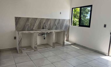 Casa en venta con recámara en planta baja Col Linda vista shanka terreno 8x20