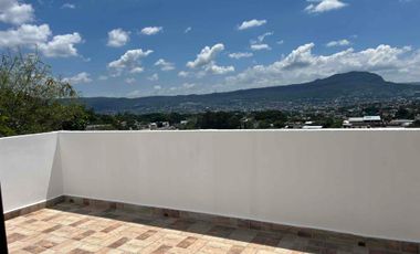 Casa en venta con recámara en planta baja Col Linda vista shanka terreno 8x20