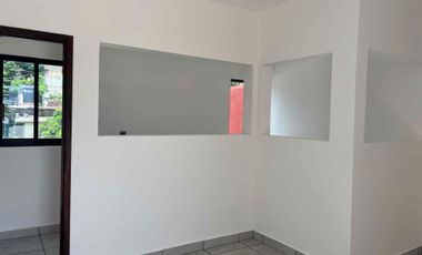 Casa en venta con recámara en planta baja Col Linda vista shanka terreno 8x20