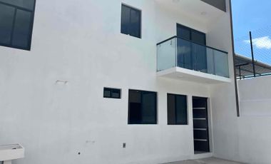 Casa en venta con recámara en planta baja Col Linda vista shanka terreno 8x20