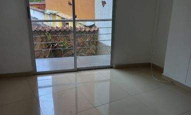 Vendo APTO en Sotomayor, amplio, 3 parqueaderos