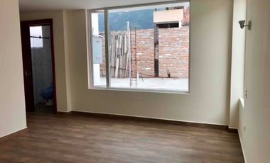 En Ibarra, vendo casa de una sola planta con diseño accesible y espacios amplios