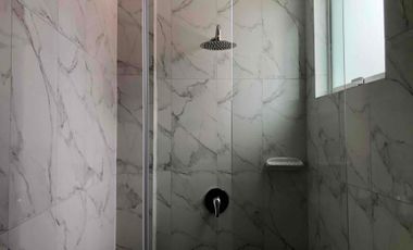 En Ibarra, vendo casa de una sola planta con diseño accesible y espacios amplios