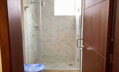 En Ibarra, vendo casa de una sola planta con diseño accesible y espacios amplios