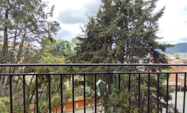 Lindo apartamento con excelente iluminación natural y amplios espacios.