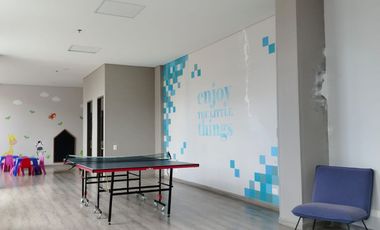 Lindo apartamento con excelente iluminación natural y amplios espacios.