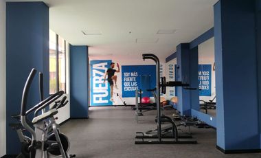 Lindo apartamento con excelente iluminación natural y amplios espacios.