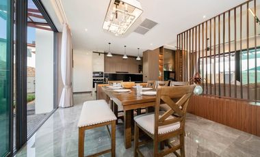 🏡  Modern  Pool Villa Near Laguna