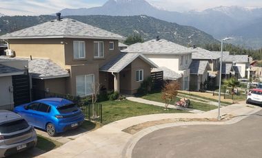 Hermosa, amplia y Moderna Casa de 4 dormitorios en Condominio Barrio Alto Arrayan