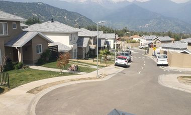 Hermosa, amplia y Moderna Casa de 4 dormitorios en Condominio Barrio Alto Arrayan