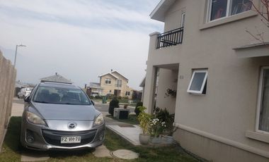 Hermosa, amplia y Moderna Casa de 4 dormitorios en Condominio Barrio Alto Arrayan