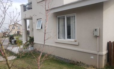 Hermosa, amplia y Moderna Casa de 4 dormitorios en Condominio Barrio Alto Arrayan