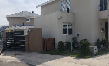 Hermosa, amplia y Moderna Casa de 4 dormitorios en Condominio Barrio Alto Arrayan