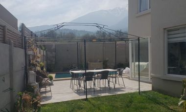 Hermosa, amplia y Moderna Casa de 4 dormitorios en Condominio Barrio Alto Arrayan